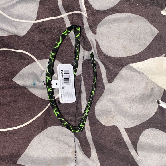 Brand new - Picture 2 of 2